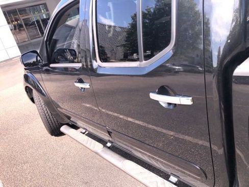 Used 2019 Nissan Frontier SL RWD image 15