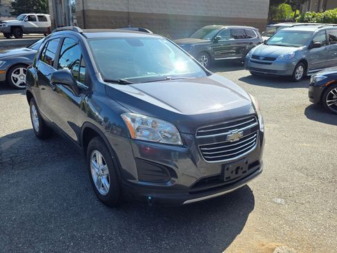 Used 2016 Chevrolet Trax LT image 3