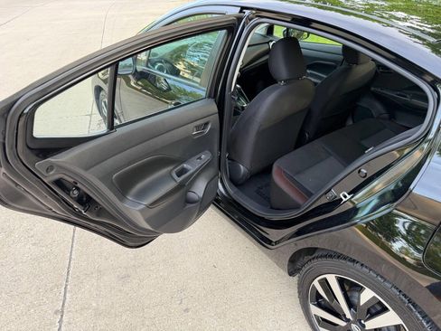 Used 2021 Nissan Versa SR w/ Convenience Package FWD image 18