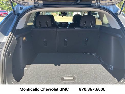 New 2026 Chevrolet Trax LS w/ LS Convenience Package FWD image 26