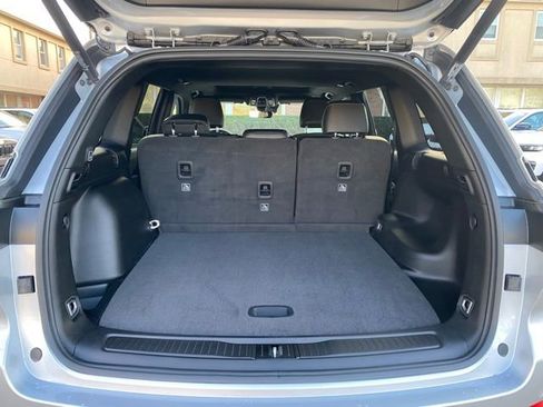 New 2025 Jeep Grand Cherokee Altitude image 10