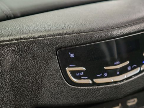 Used 2017 Cadillac Escalade ESV Luxury image 39