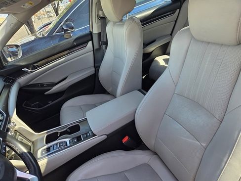 Used 2020 Honda Accord Touring image 8
