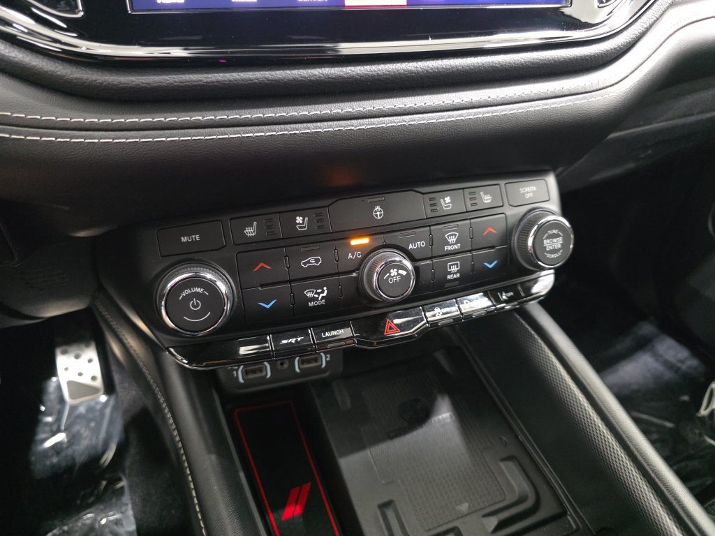 Used 2021 Dodge Durango SRT Hellcat w/ Technology Group AWD/4WD image 24