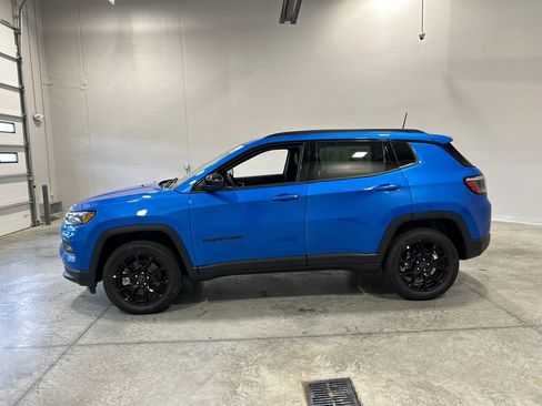 New 2026 Jeep Compass Latitude AWD/4WD image 9