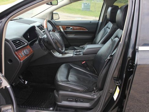 Used 2013 Lincoln MKX AWD image 28
