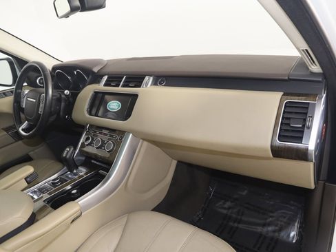 Used 2016 Land Rover Range Rover Sport SE image 39