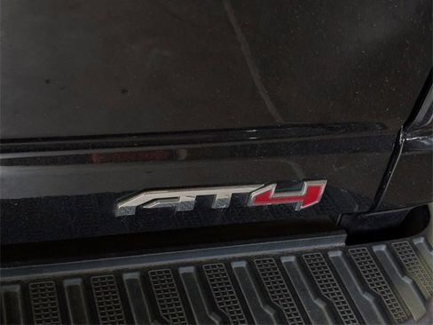 Used 2022 GMC Sierra 2500 AT4 image 9