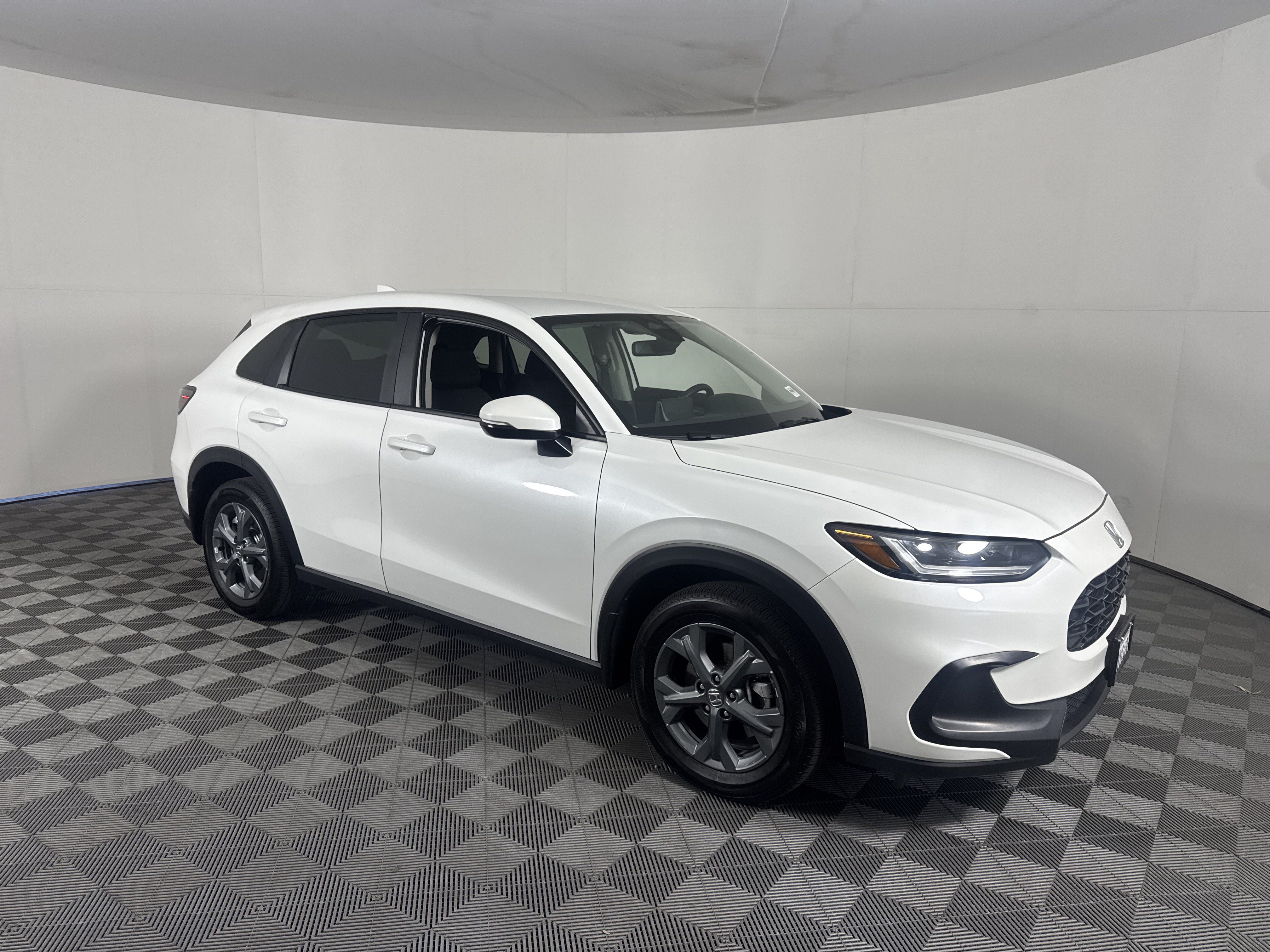 Certified 2026 Honda HR-V LX image 2
