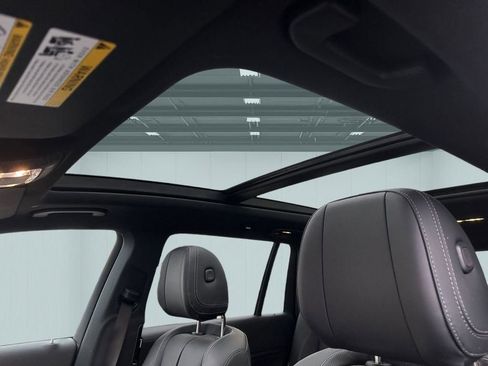 Used 2024 Mercedes-Benz GLS 580 GLS 580 image 17