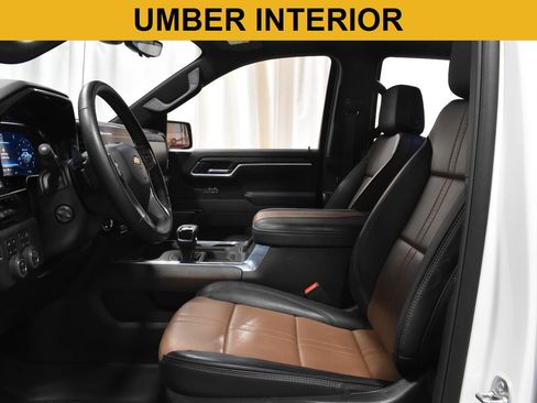 Used 2025 Chevrolet Silverado 1500 High Country w/ High Country Premium Package AWD/4WD image 4