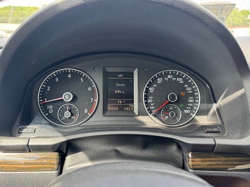 Used 2013 Volkswagen Eos Lux image 7