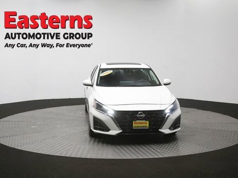 Used 2024 Nissan Altima 2.5 SV w/ SV Premium Package FWD image 52