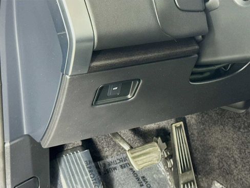 Used 2023 Land Rover Range Rover First Edition image 10