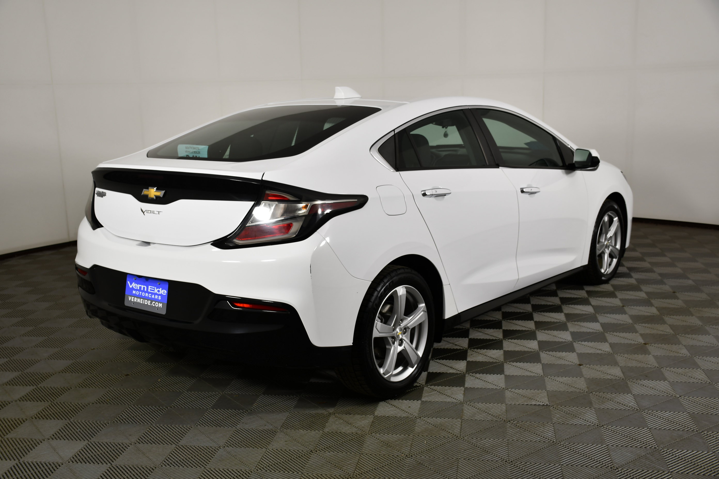 Used 2018 Chevrolet Volt LT w/ Comfort Package FWD image 6