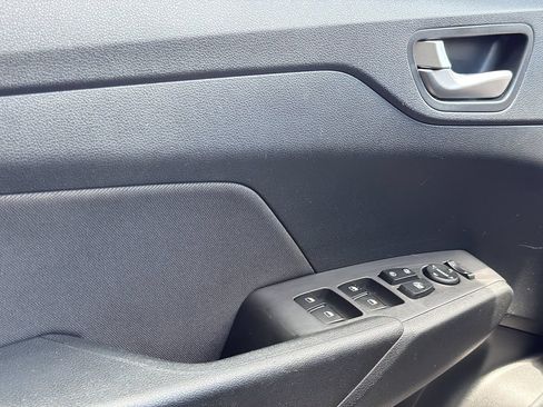 Used 2020 Hyundai Accent SE FWD image 9