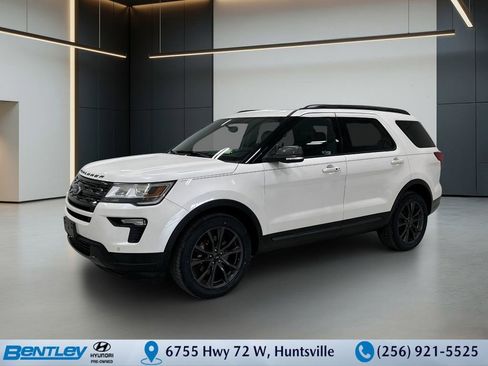 Used 2018 Ford Explorer XLT w/ XLT Appearance Package image 1