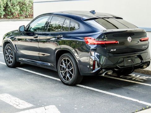 Used 2022 BMW X4 xDrive30i w/ M Sport Package 2 AWD/4WD image 5