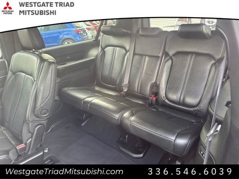 Used 2024 Jeep Wagoneer L Series II AWD/4WD image 15