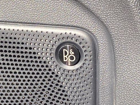 Certified 2025 Ford Escape Platinum w/ Premium Technology Package image 21