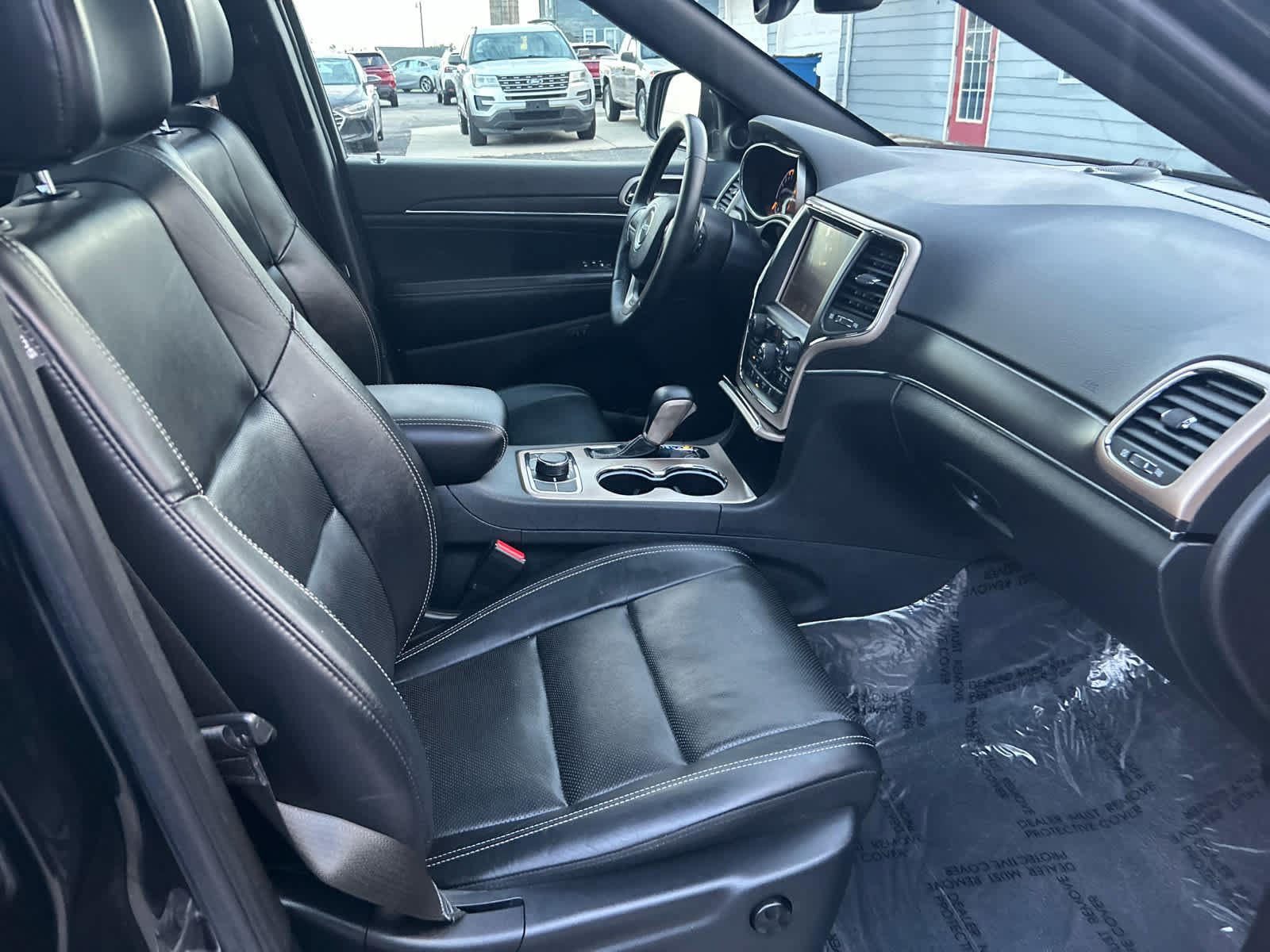 Used 2017 Jeep Grand Cherokee Limited w/ Luxury Group II AWD/4WD image 27