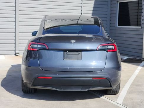 Used 2021 Tesla Model Y Long Range AWD/4WD image 7