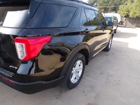 Used 2021 Ford Explorer XLT w/ Equipment Group 202A image 5