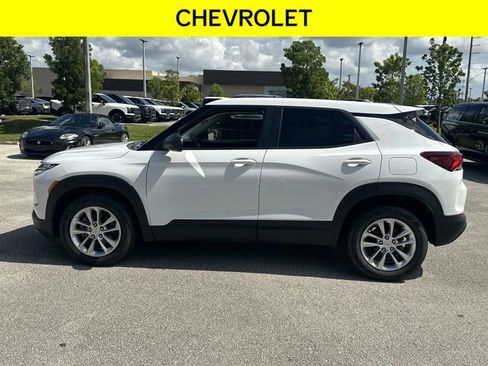 Used 2024 Chevrolet TrailBlazer LS w/ LS Convenience Package FWD image 11