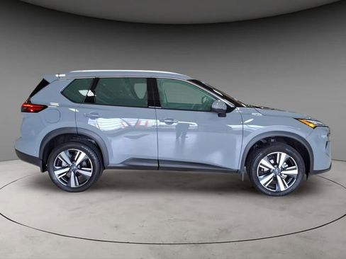 Certified 2025 Nissan Rogue SL AWD/4WD image 11