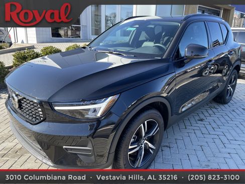 New 2026 Volvo XC40 B5 Core image 1