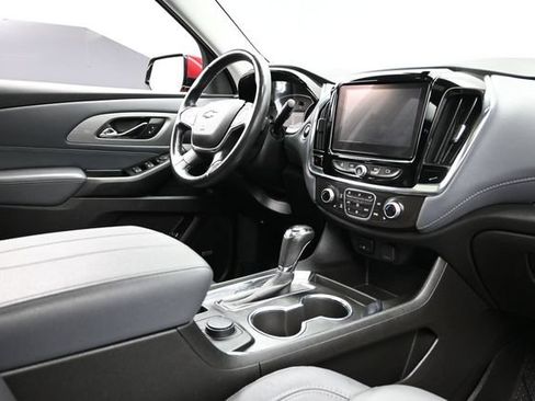 Used 2018 Chevrolet Traverse LT w/ LPO, Floor Liner Package AWD/4WD image 14