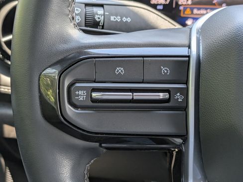 Used 2024 Chevrolet Colorado LT w/ LT Convenience Package II RWD image 23