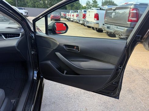 Used 2022 Toyota Corolla LE FWD image 10