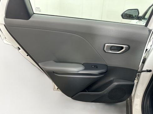 Used 2025 Kia K4 FWD image 25