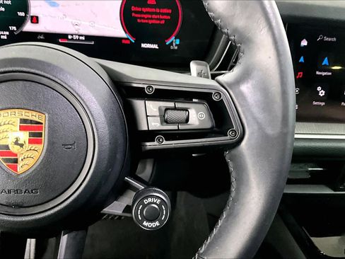 Used 2024 Porsche Cayenne image 23