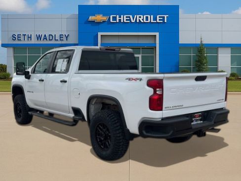 Used 2024 Chevrolet Silverado 2500 Custom w/ Custom Value Package image 5