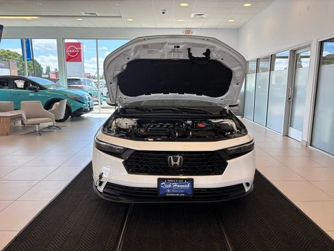 Used 2023 Honda Accord EX image 4