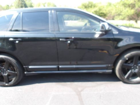 Used 2011 Ford Edge Sport w/ Driver Entry Pkg AWD/4WD image 32