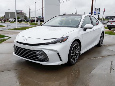 New 2026 Toyota Camry XLE w/ Premium Plus Package image 4