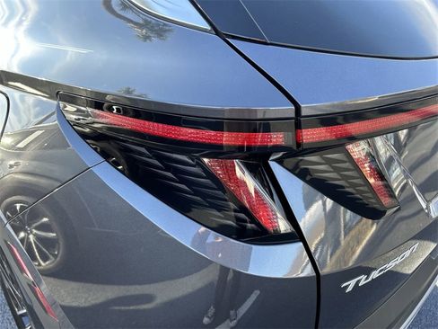 Used 2025 Hyundai Tucson Limited image 15