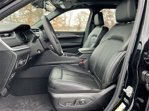 New 2025 Jeep Grand Cherokee L Limited w/ Luxury Tech Group II image 4