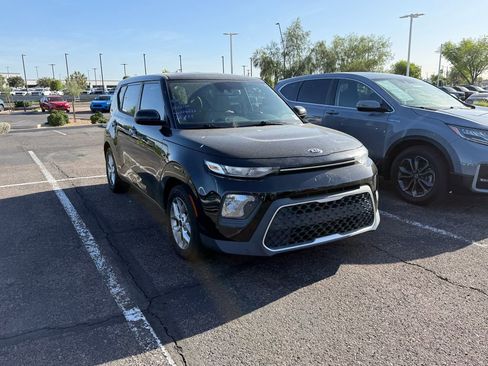 Used 2021 Kia Soul S FWD image 3