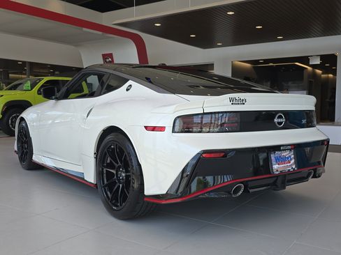 New 2026 Nissan Z NISMO w/ Floor Mat Package RWD image 17