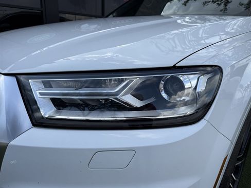 Used 2017 Audi Q7 2.0T Premium AWD/4WD image 10