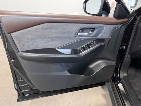 Used 2022 Nissan Rogue SV image 24