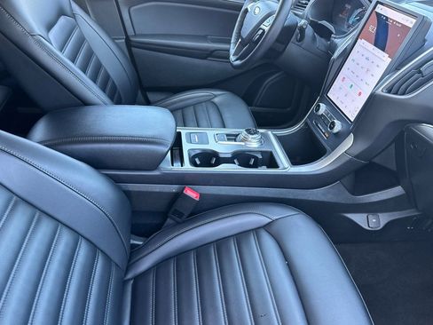 Used 2022 Ford Edge SEL w/ Convenience Package AWD/4WD image 16
