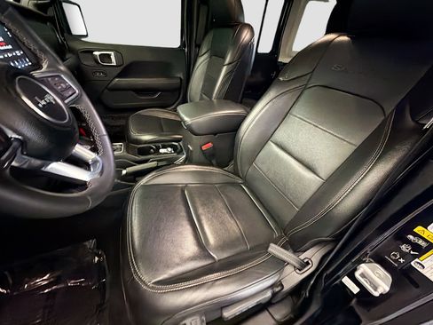 Used 2023 Jeep Wrangler Unlimited Sahara AWD/4WD image 11