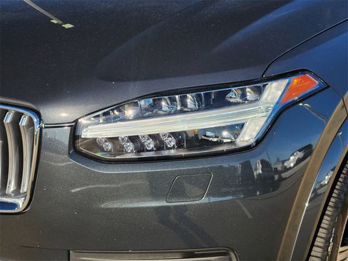 Used 2022 Volvo XC90 T6 Inscription image 9