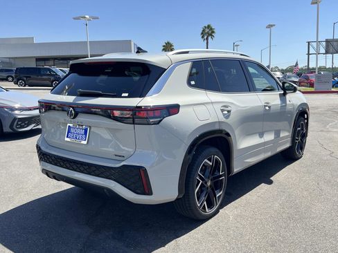 New 2025 Volkswagen Tiguan SEL R-Line image 26