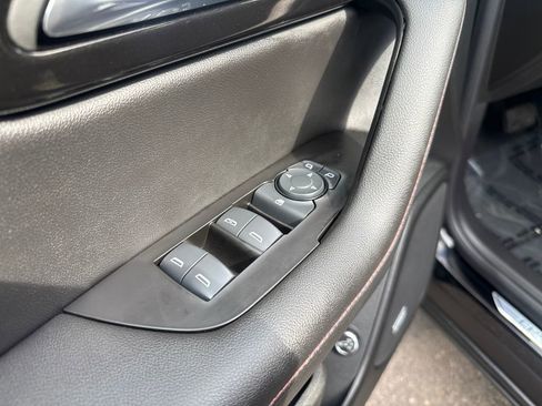 Used 2025 Chevrolet Blazer RS w/ Enhanced Convenience Package image 11